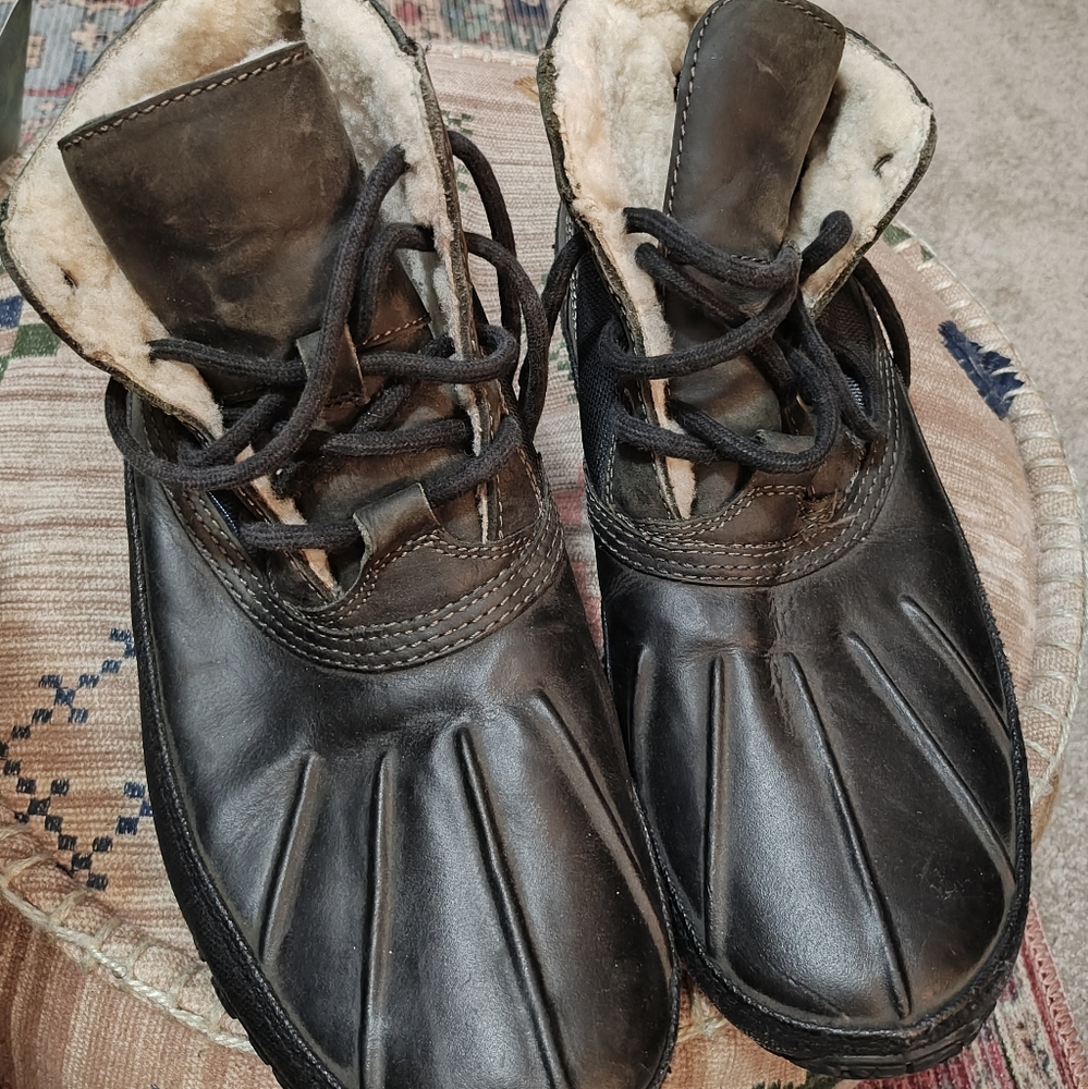 Sz10 Cole haan black duck boots